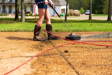Why Driveway Cleaning Matters Before Listing Your Slidell Home for Sale